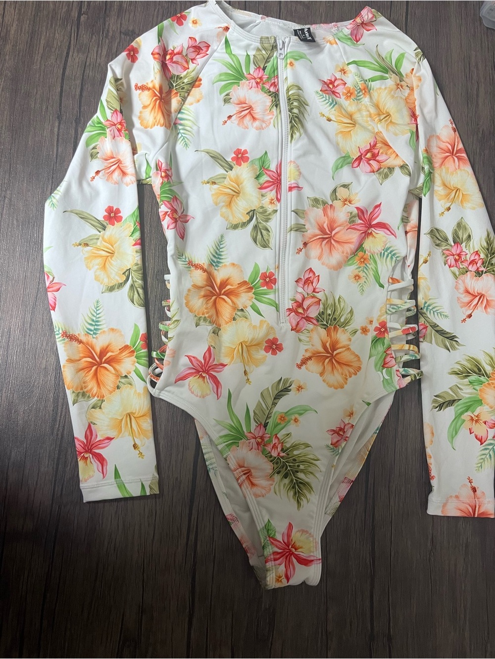 Hurley White Floral Long-Sleeve Zip One-Piece Swimsuit /Surf Women’s Size M NWOT - Picture 5 of 11